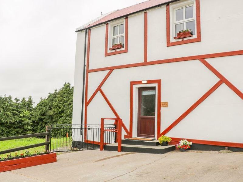 Granny Aggie'S Parlour Villa Madden Exterior photo